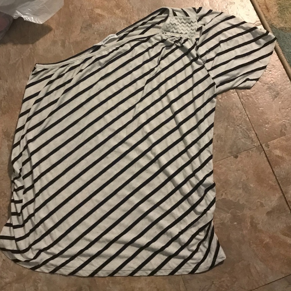 Maurice’s 3x one sleeve top.
